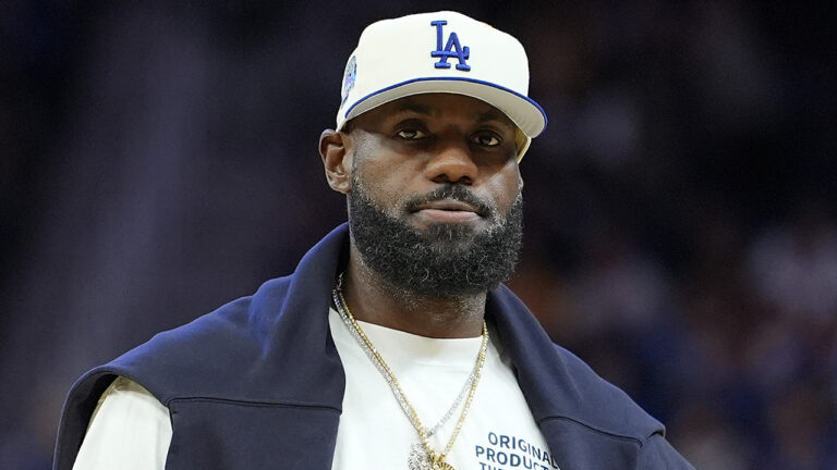 Los Angeles Lakers v Golden State Warriors